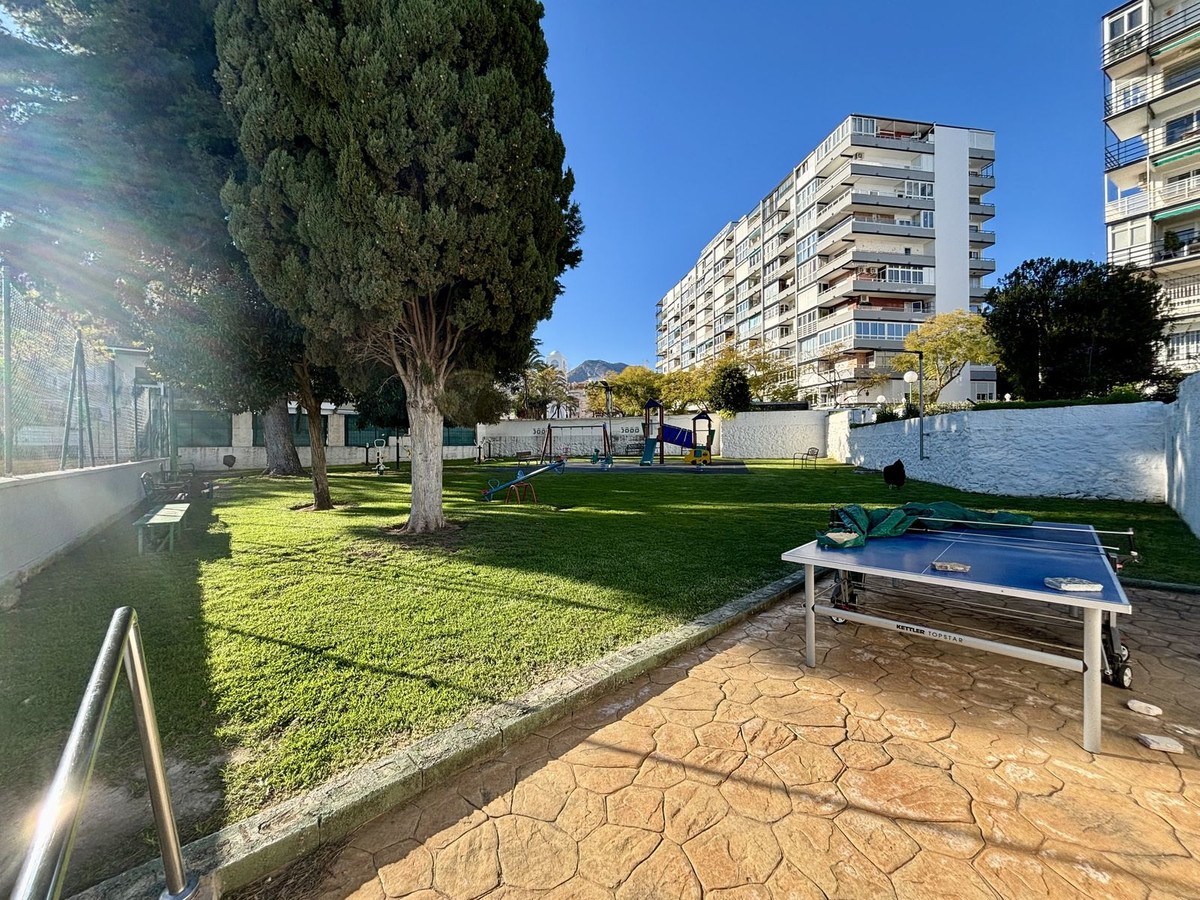Se vende Apartamento Planta Media de 2 dormitorios en Costa Del Sol, Málaga, España