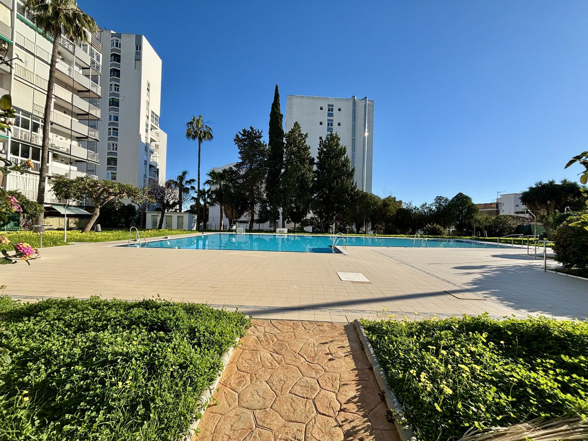 Se vende Apartamento Planta Media de 2 dormitorios en Costa Del Sol, Málaga, España