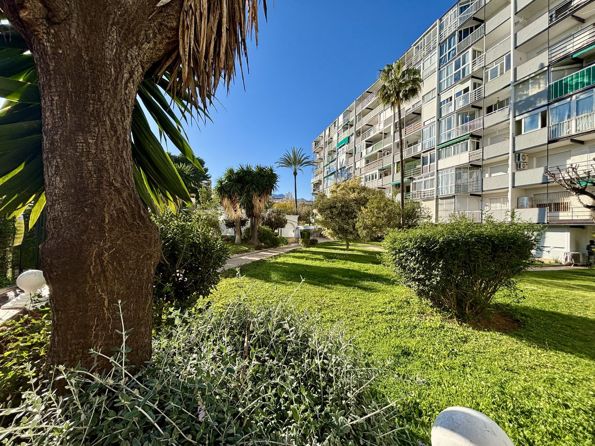 Se vende Apartamento Planta Media de 2 dormitorios en Costa Del Sol, Málaga, España