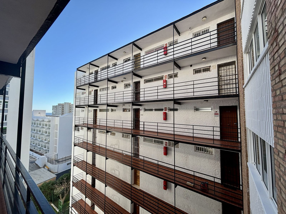 Se vende Apartamento Planta Media de 2 dormitorios en Costa Del Sol, Málaga, España