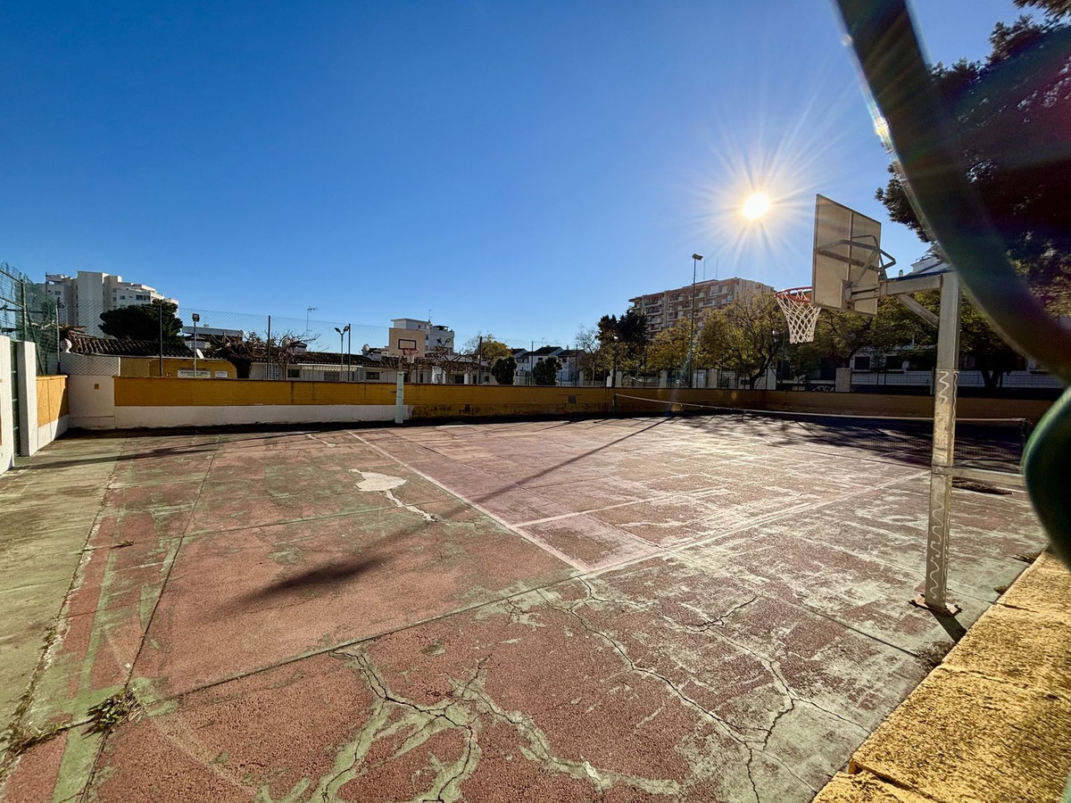 Se vende Apartamento Planta Media de 2 dormitorios en Costa Del Sol, Málaga, España