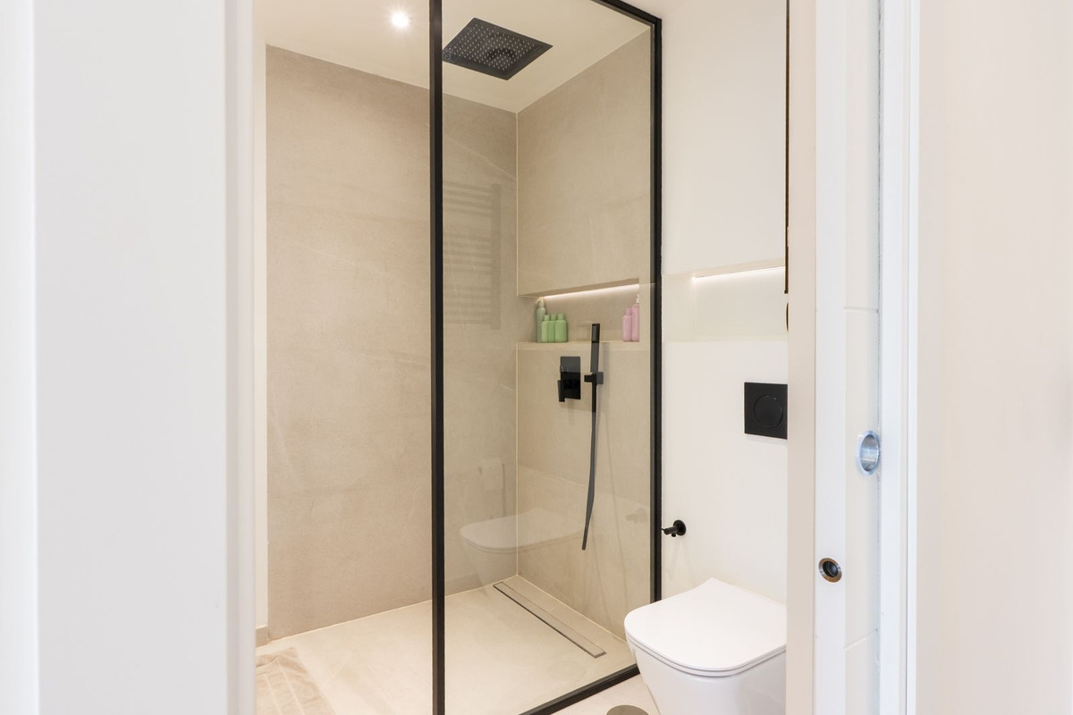 3 Bed Apartment for sale in Benahavís Costa Del Sol, Málaga, Spain
