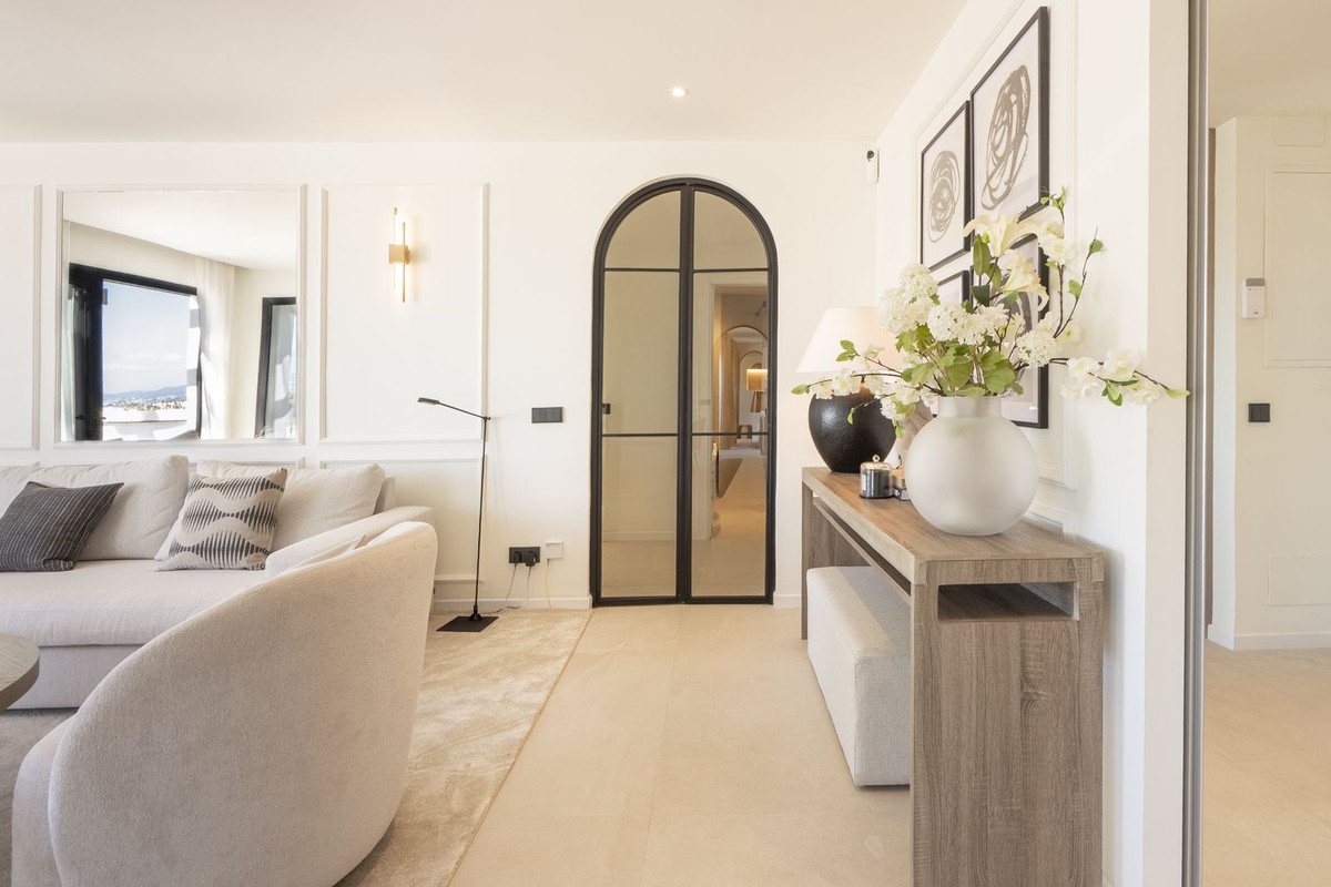 3 Bed Apartment for sale in Benahavís Costa Del Sol, Málaga, Spain