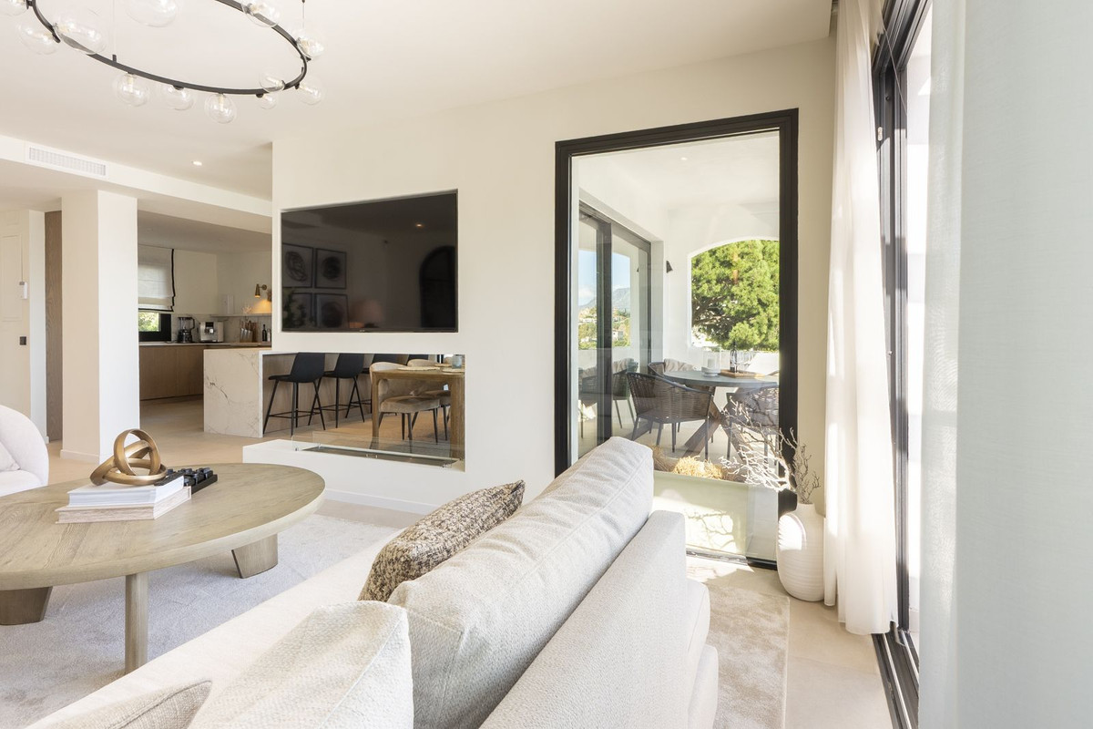 3 Bed Apartment for sale in Benahavís Costa Del Sol, Málaga, Spain