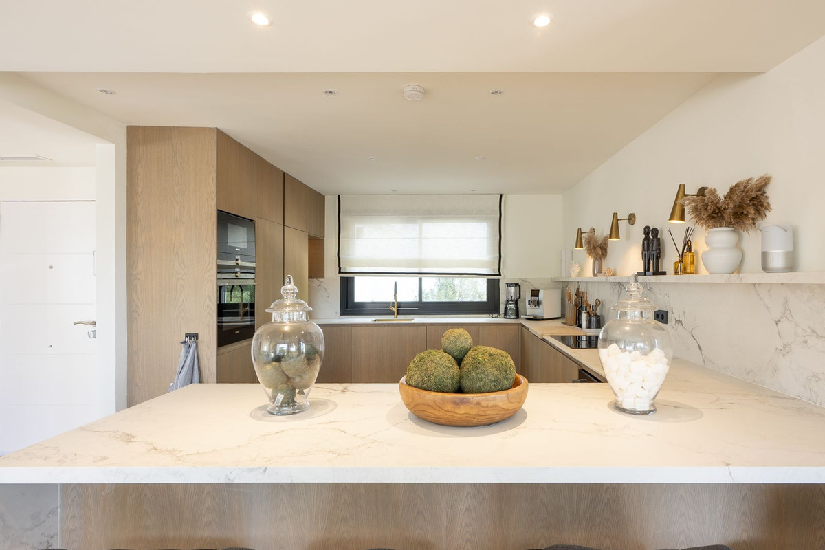 3 Bed Apartment for sale in Benahavís Costa Del Sol, Málaga, Spain