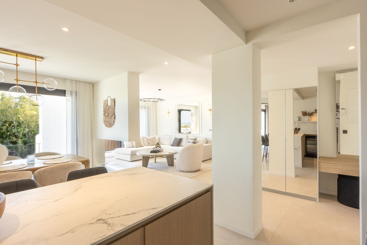 3 Bed Apartment for sale in Benahavís Costa Del Sol, Málaga, Spain