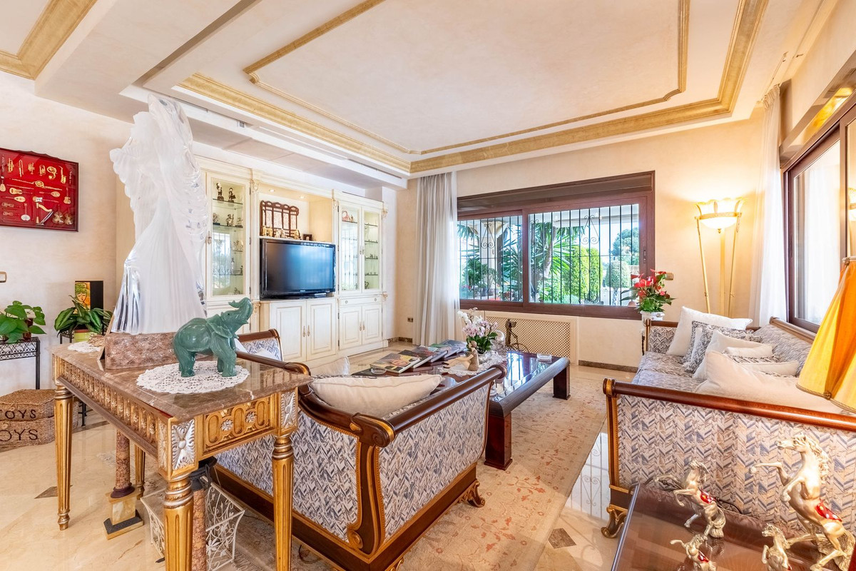 Se vende Villa - Chalet de 7 dormitorios en Costa Del Sol, Málaga, España