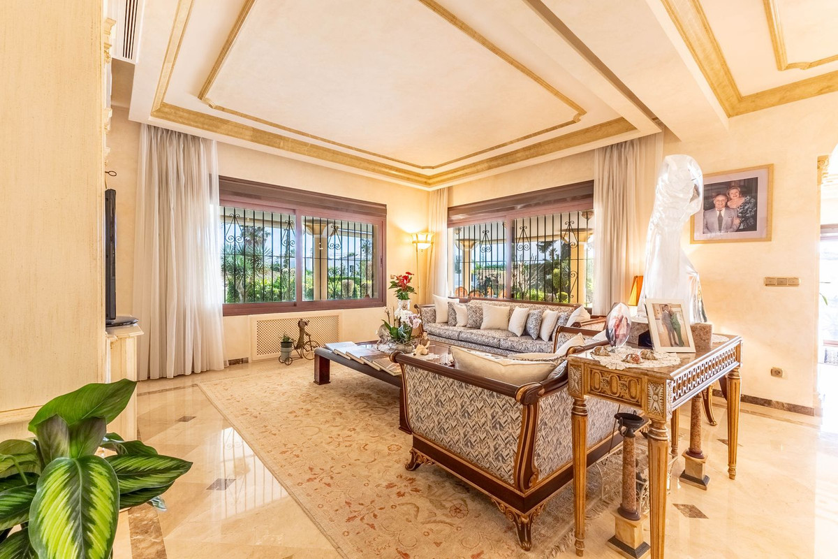 Se vende Villa - Chalet de 7 dormitorios en Costa Del Sol, Málaga, España