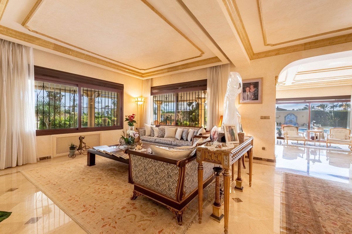 Se vende Villa - Chalet de 7 dormitorios en Costa Del Sol, Málaga, España
