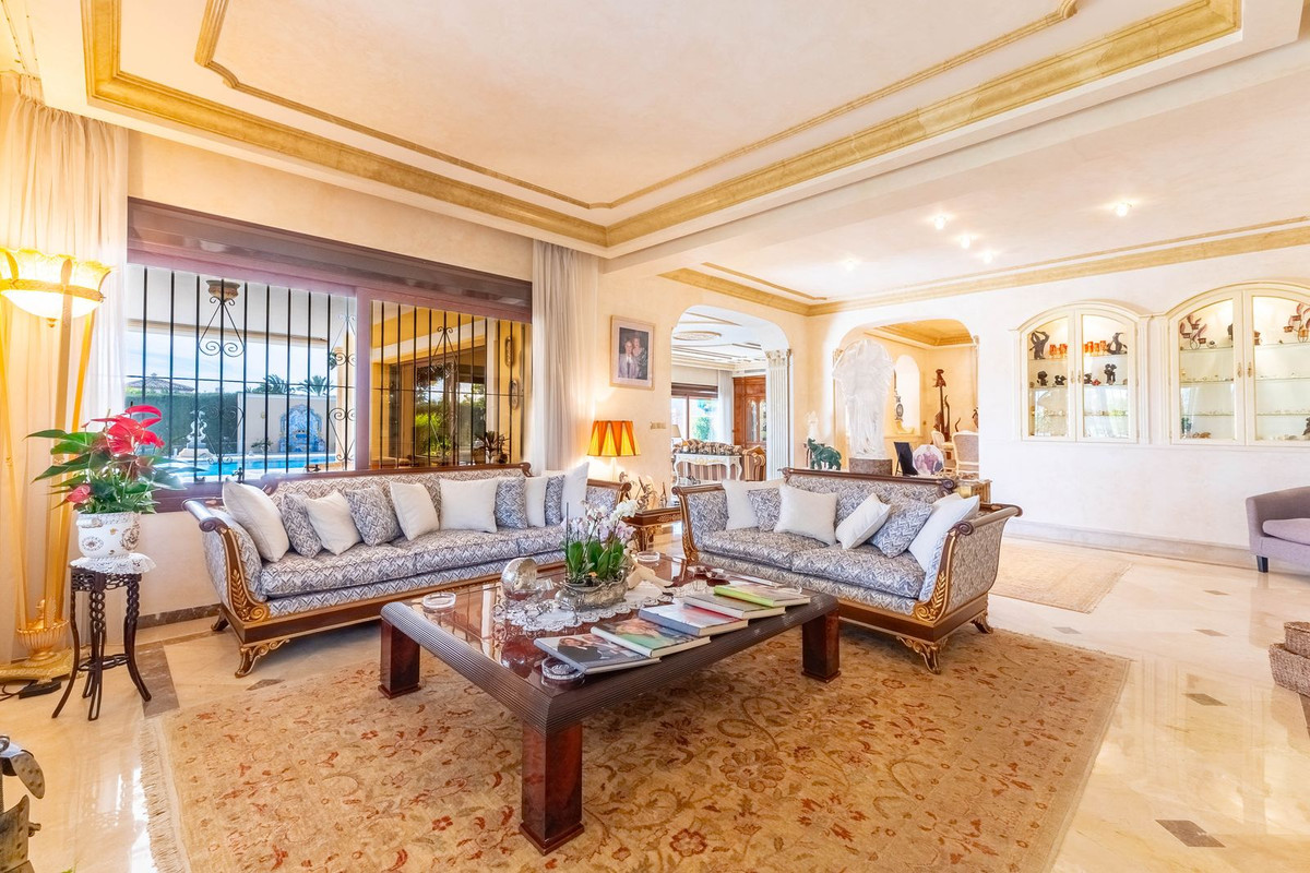 Se vende Villa - Chalet de 7 dormitorios en Costa Del Sol, Málaga, España