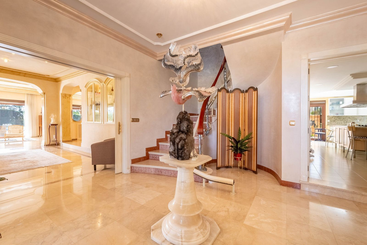 Se vende Villa - Chalet de 7 dormitorios en Costa Del Sol, Málaga, España