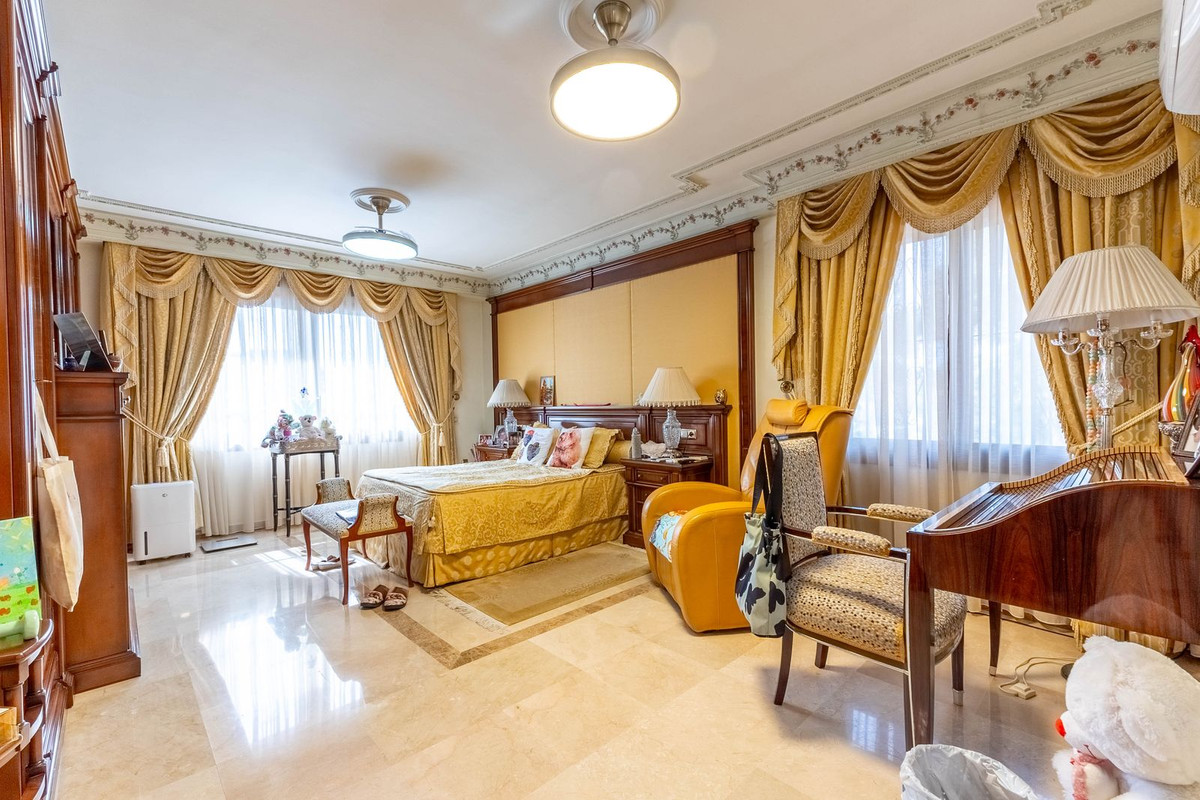 Se vende Villa - Chalet de 7 dormitorios en Costa Del Sol, Málaga, España