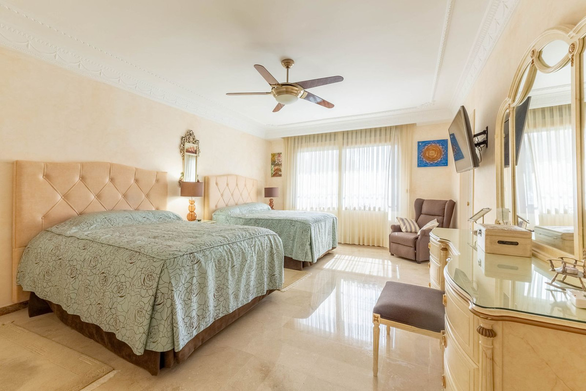 Se vende Villa - Chalet de 7 dormitorios en Costa Del Sol, Málaga, España