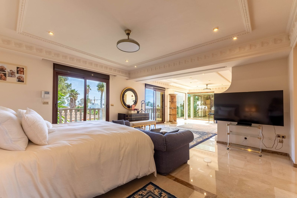 Se vende Villa - Chalet de 7 dormitorios en Costa Del Sol, Málaga, España