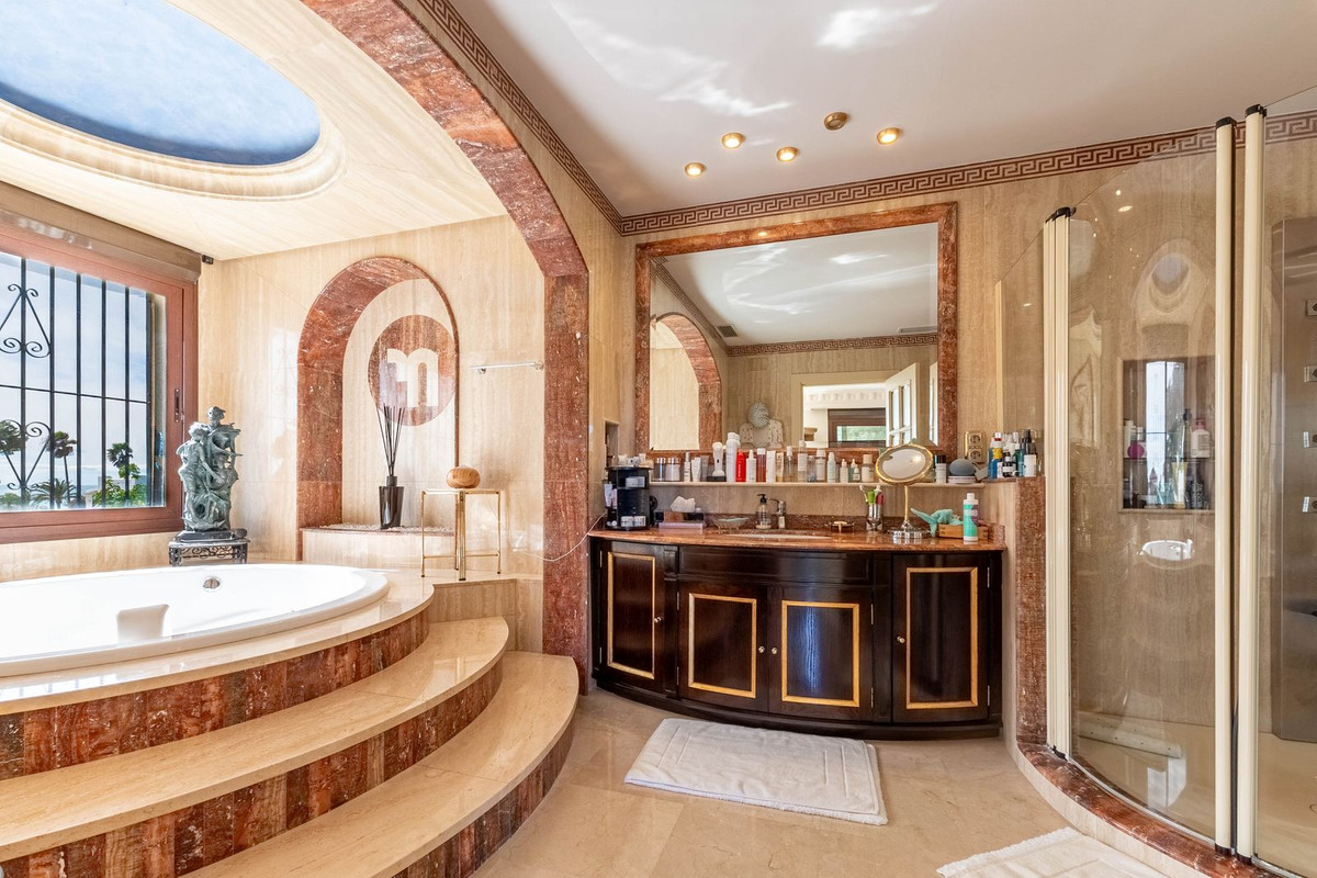 Se vende Villa - Chalet de 7 dormitorios en Costa Del Sol, Málaga, España