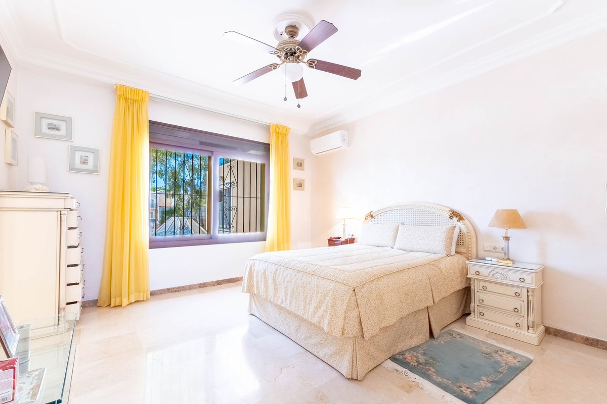 Se vende Villa - Chalet de 7 dormitorios en Costa Del Sol, Málaga, España