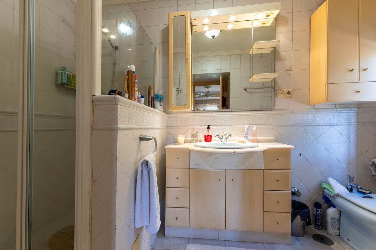 Se vende Villa - Chalet de 7 dormitorios en Costa Del Sol, Málaga, España