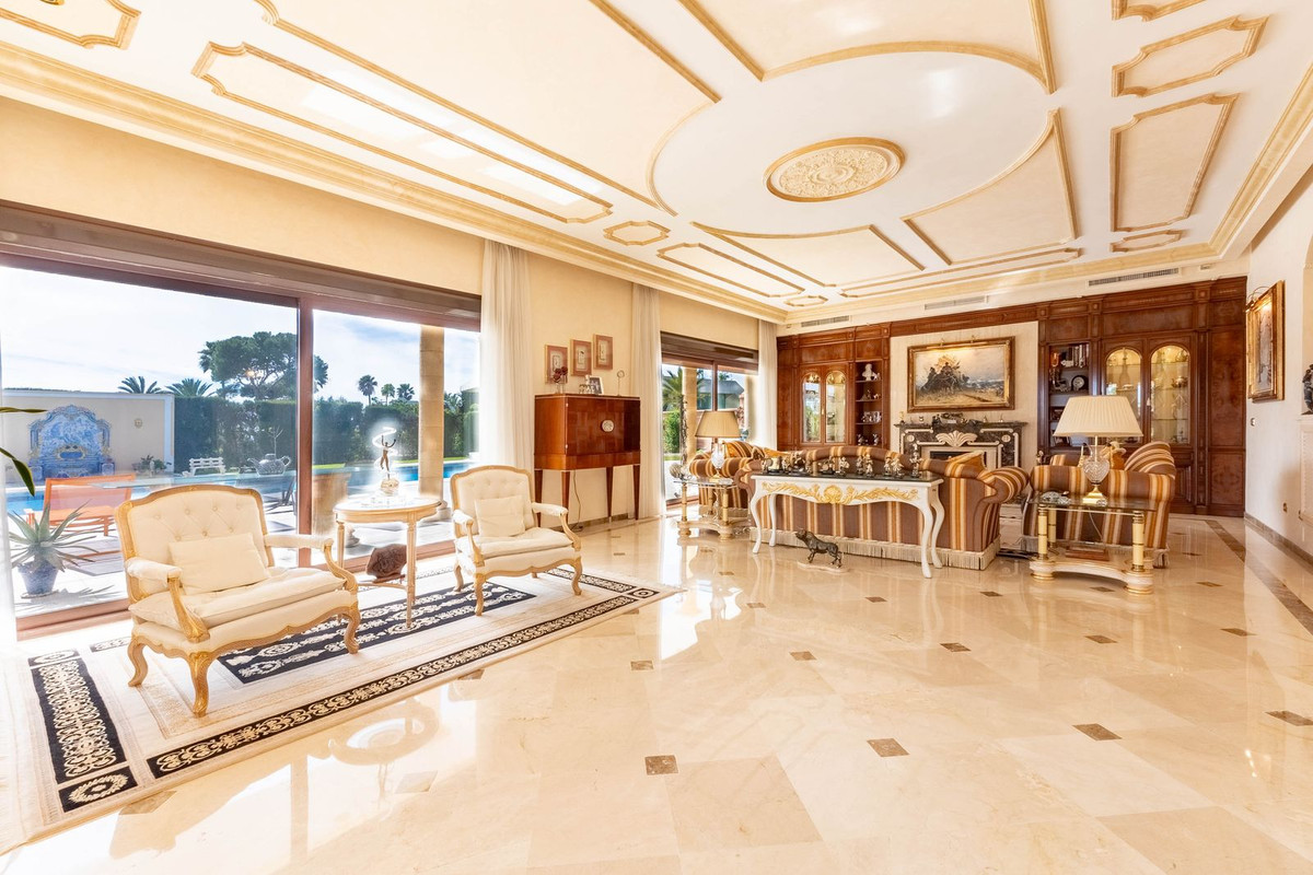 Se vende Villa - Chalet de 7 dormitorios en Costa Del Sol, Málaga, España