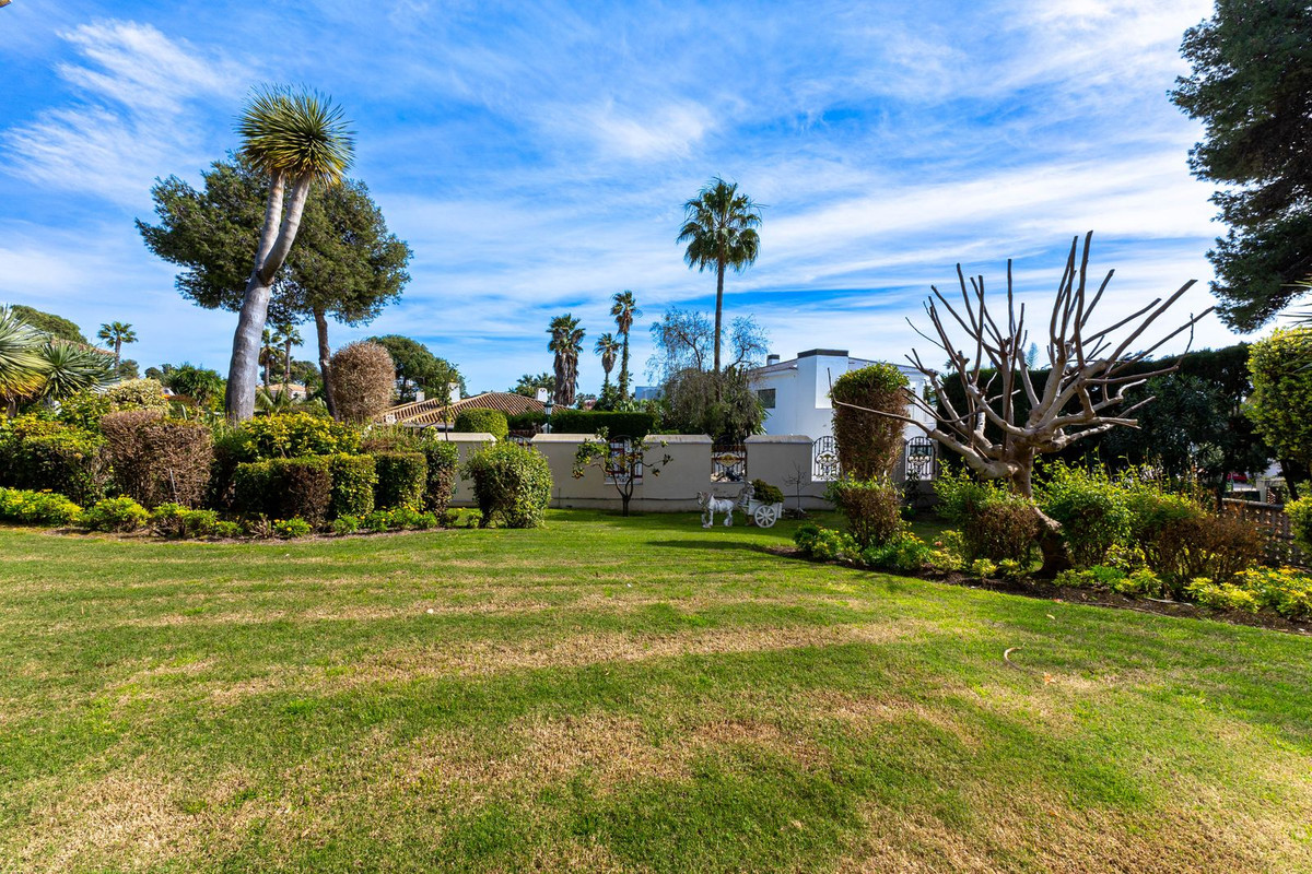 Se vende Villa - Chalet de 7 dormitorios en Costa Del Sol, Málaga, España