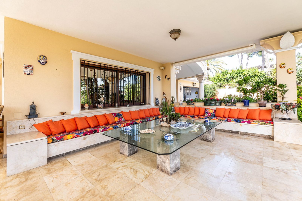 Se vende Villa - Chalet de 7 dormitorios en Costa Del Sol, Málaga, España