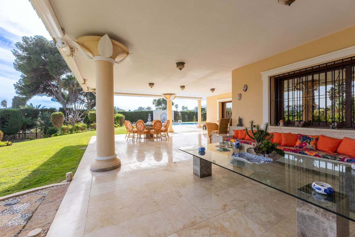 Se vende Villa - Chalet de 7 dormitorios en Costa Del Sol, Málaga, España