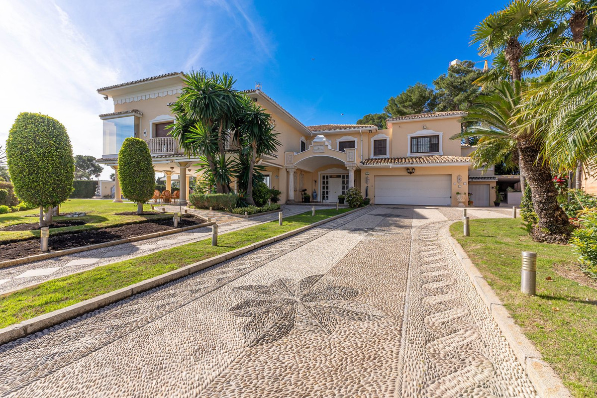 Se vende Villa - Chalet de 7 dormitorios en Costa Del Sol, Málaga, España