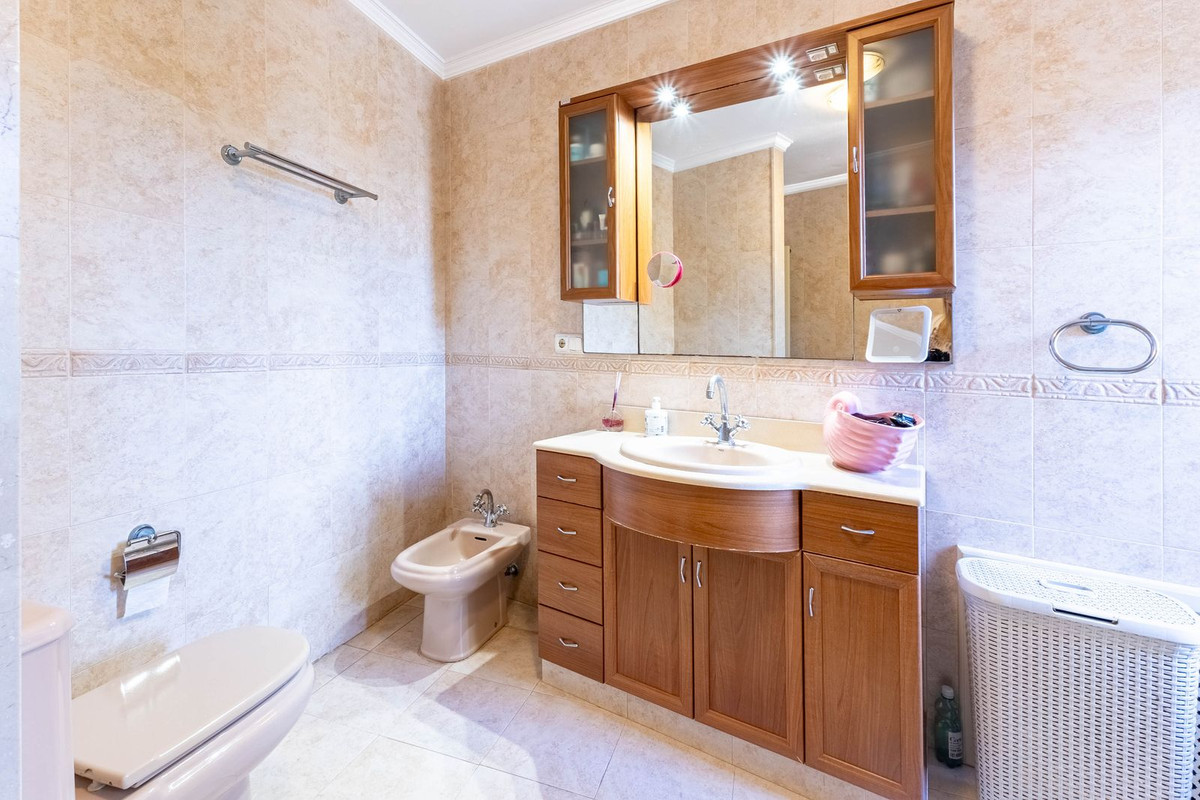 Se vende Villa - Chalet de 7 dormitorios en Costa Del Sol, Málaga, España