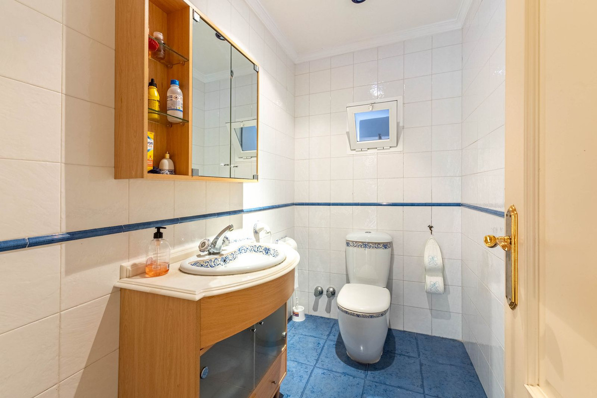 Se vende Villa - Chalet de 7 dormitorios en Costa Del Sol, Málaga, España