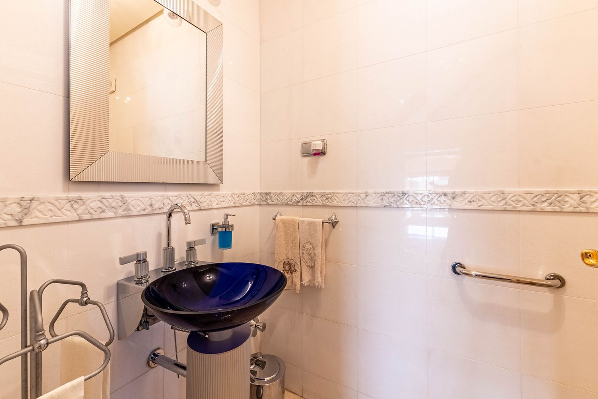 Se vende Villa - Chalet de 7 dormitorios en Costa Del Sol, Málaga, España