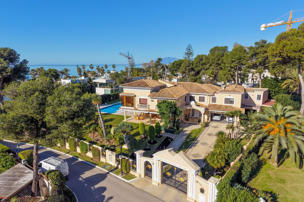 Se vende Villa - Chalet de 7 dormitorios en Costa Del Sol, Málaga, España