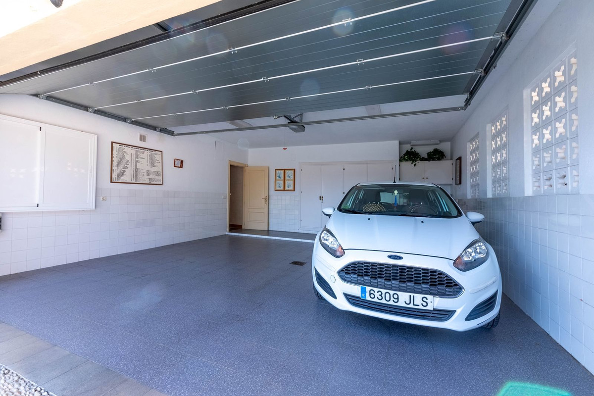 Se vende Villa - Chalet de 7 dormitorios en Costa Del Sol, Málaga, España
