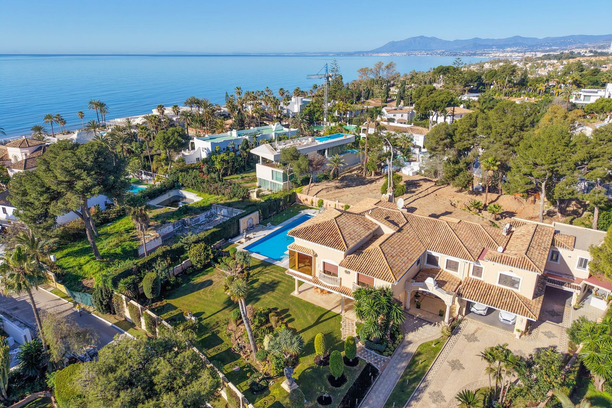Se vende Villa - Chalet de 7 dormitorios en Costa Del Sol, Málaga, España
