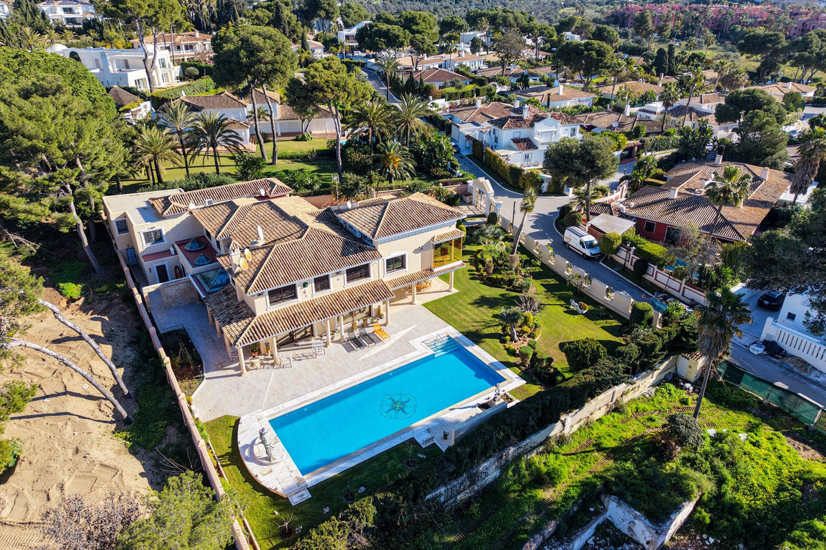 Se vende Villa - Chalet de 7 dormitorios en Costa Del Sol, Málaga, España