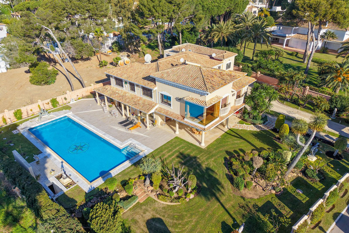 Se vende Villa - Chalet de 7 dormitorios en Costa Del Sol, Málaga, España
