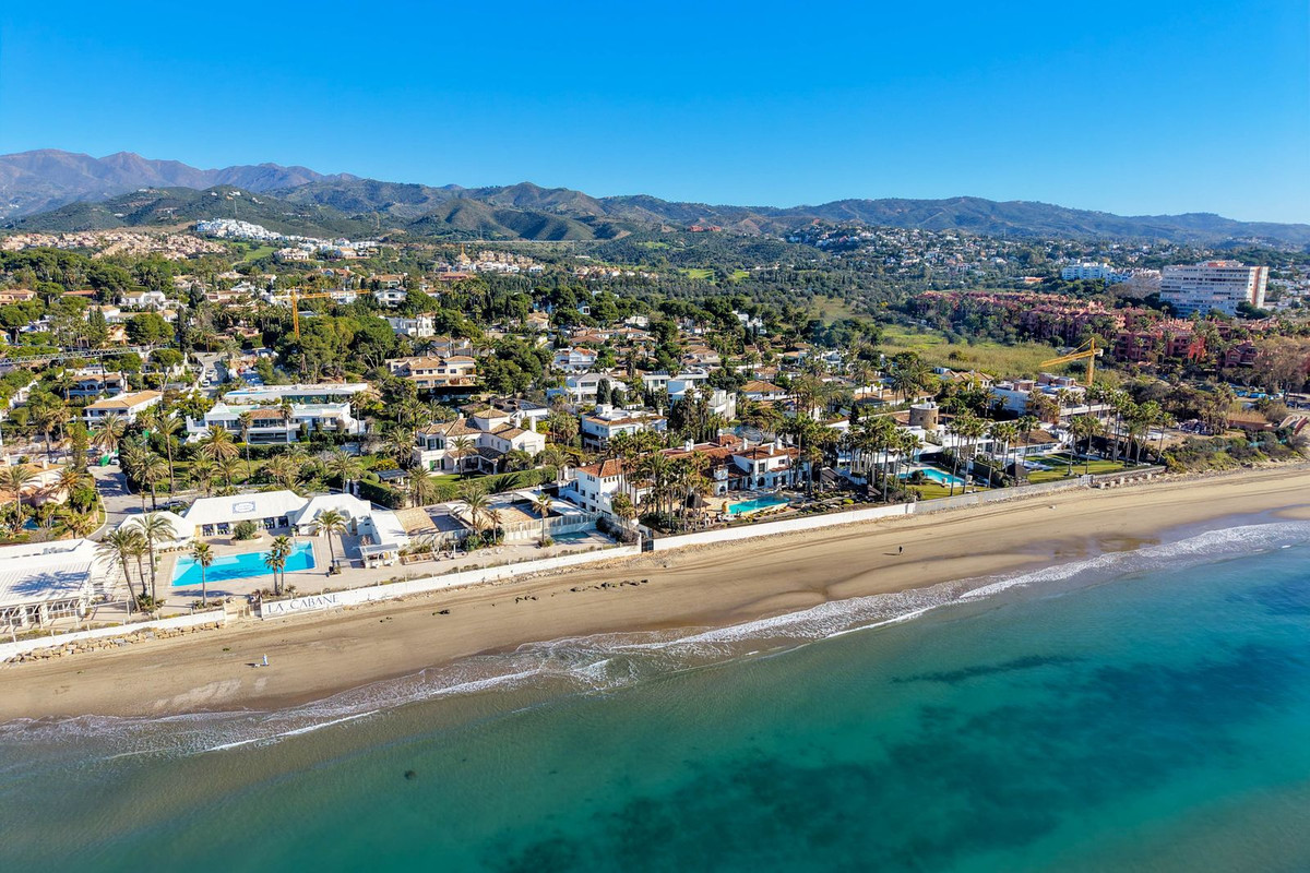 Se vende Villa - Chalet de 7 dormitorios en Costa Del Sol, Málaga, España
