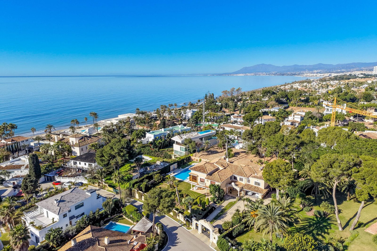 Se vende Villa - Chalet de 7 dormitorios en Costa Del Sol, Málaga, España