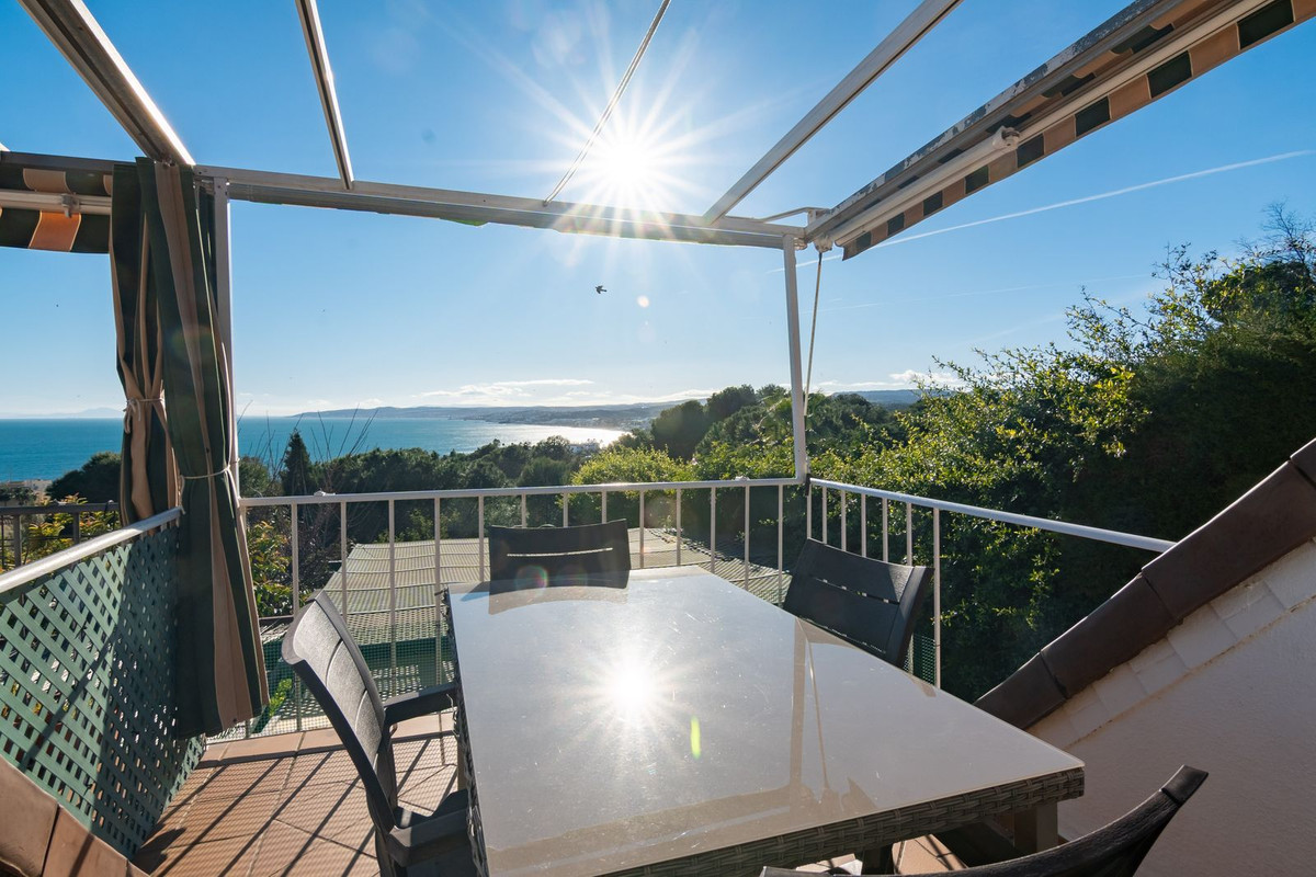 4 Bed Townhouse for sale in Estepona Costa Del Sol, Málaga, Spain