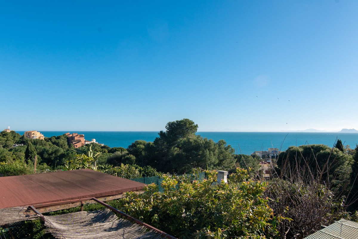 4 Bed Townhouse for sale in Estepona Costa Del Sol, Málaga, Spain