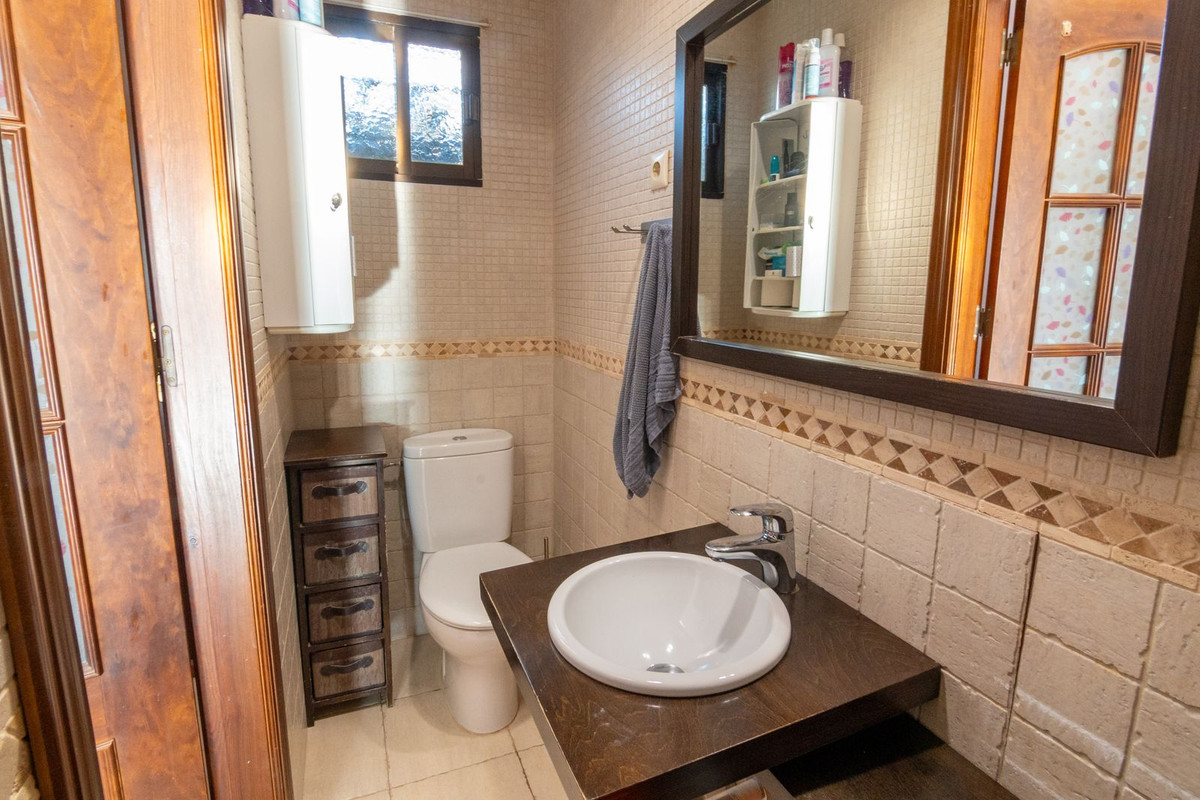4 Bed Townhouse for sale in Estepona Costa Del Sol, Málaga, Spain