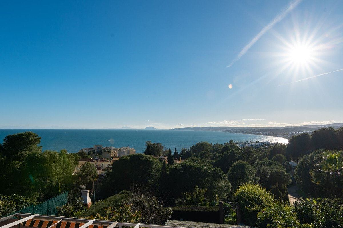4 Bed Townhouse for sale in Estepona Costa Del Sol, Málaga, Spain