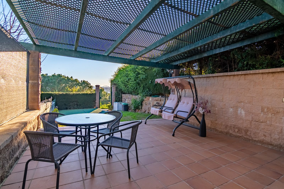 4 Bed Townhouse for sale in Estepona Costa Del Sol, Málaga, Spain