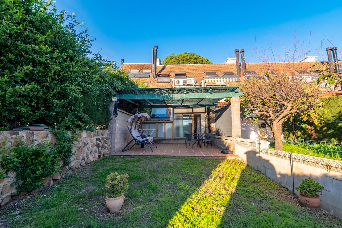 4 Bed Townhouse for sale in Estepona Costa Del Sol, Málaga, Spain