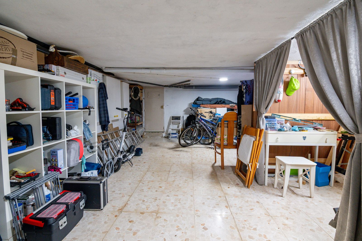 4 Bed Townhouse for sale in Estepona Costa Del Sol, Málaga, Spain