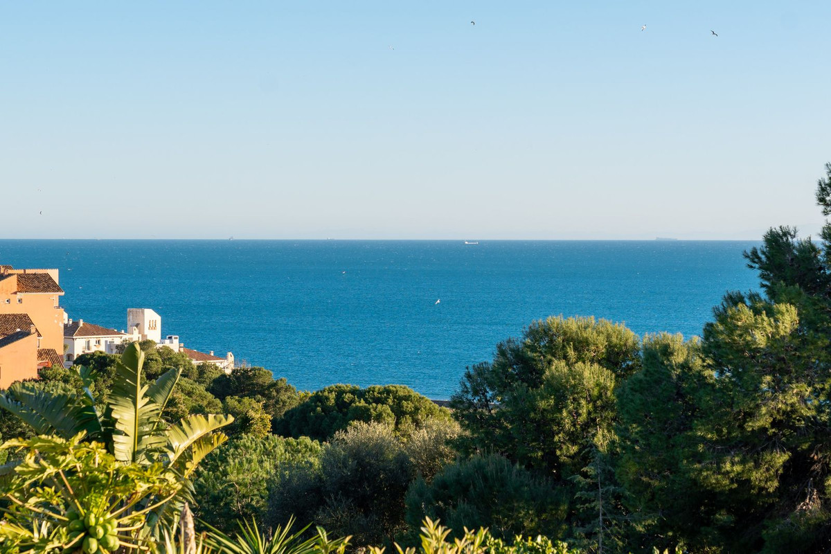 4 Bed Townhouse for sale in Estepona Costa Del Sol, Málaga, Spain