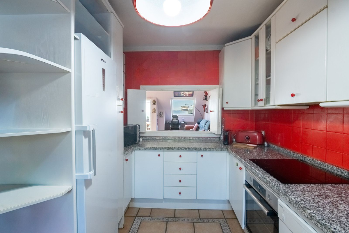 4 Bed Townhouse for sale in Estepona Costa Del Sol, Málaga, Spain