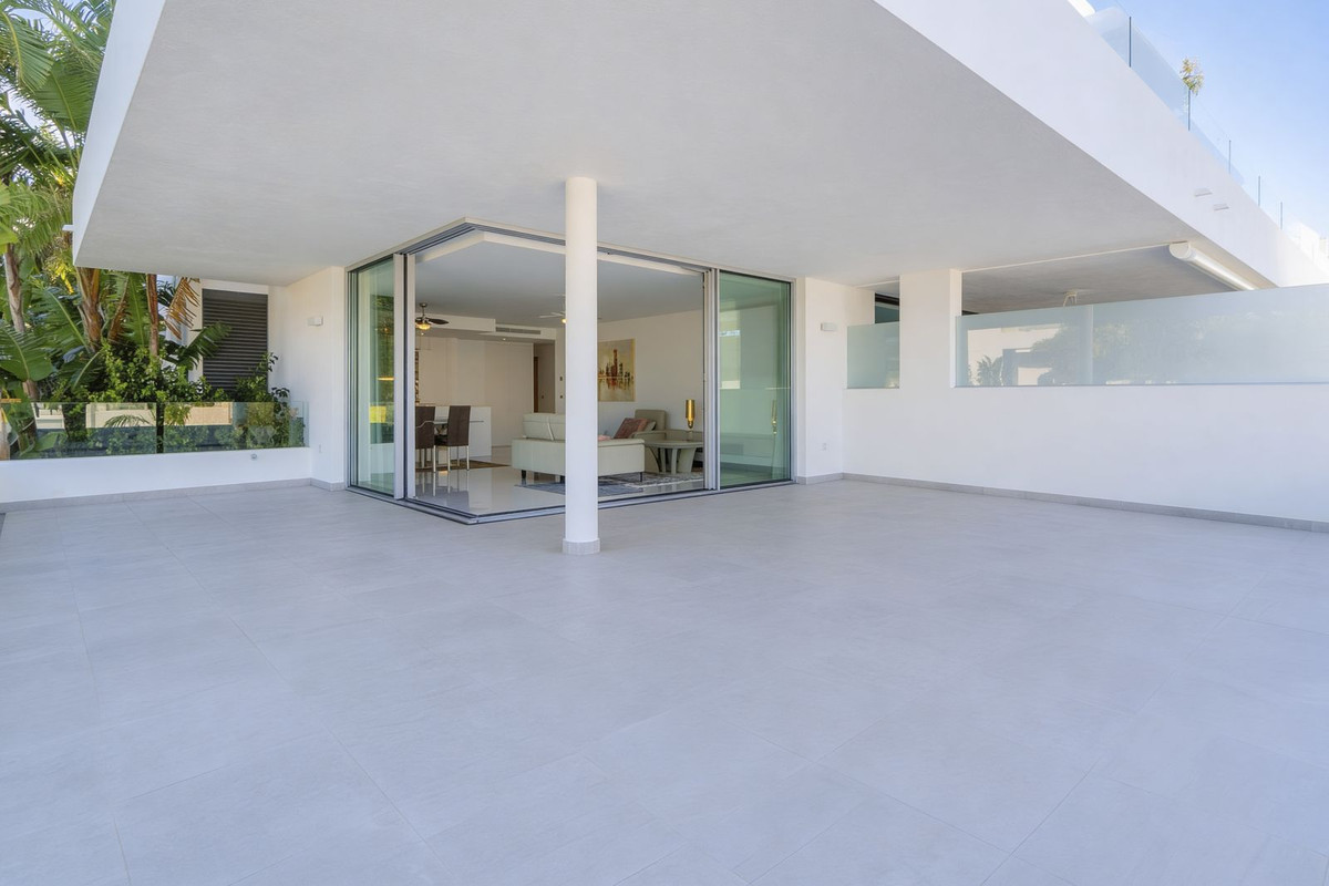 3 Bed Apartment for sale in New Golden Mile Costa Del Sol, Málaga, Spain