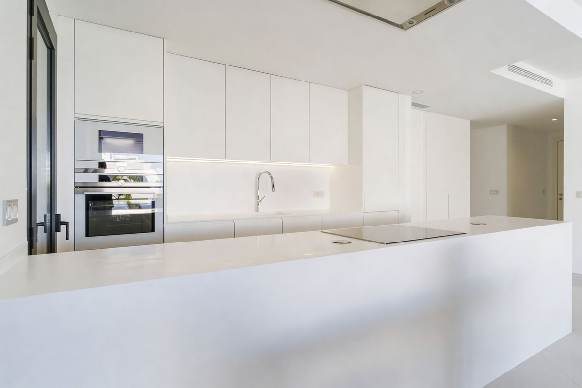 3 Bed Apartment for sale in New Golden Mile Costa Del Sol, Málaga, Spain