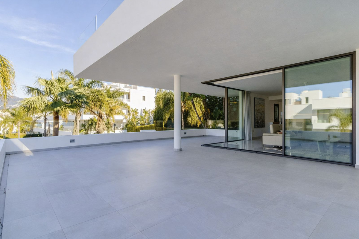 3 Bed Apartment for sale in New Golden Mile Costa Del Sol, Málaga, Spain