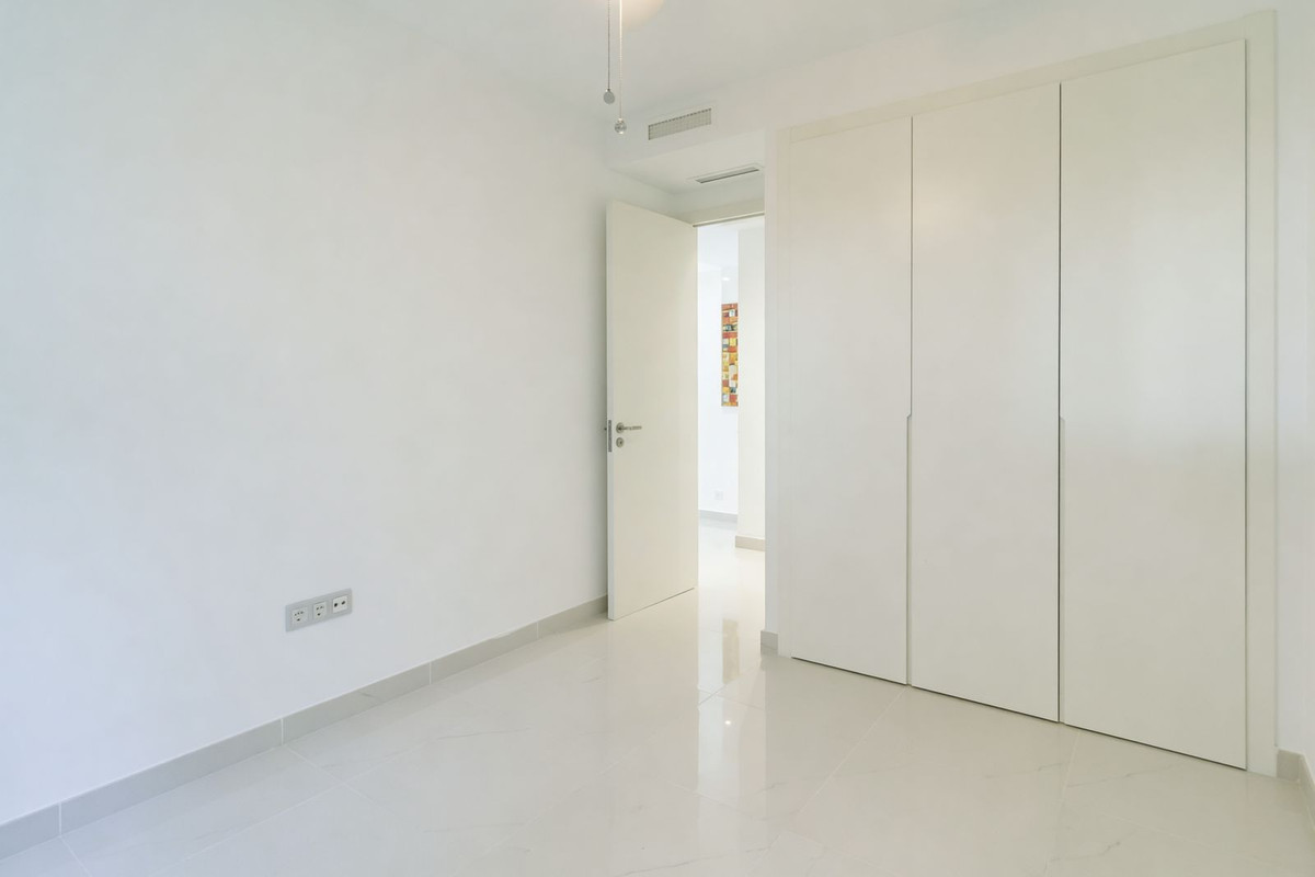 3 Bed Apartment for sale in New Golden Mile Costa Del Sol, Málaga, Spain