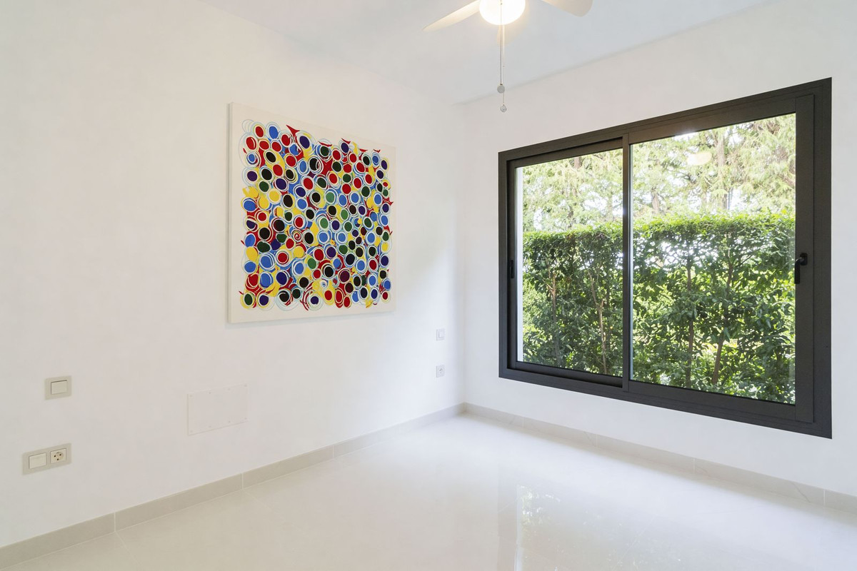 3 Bed Apartment for sale in New Golden Mile Costa Del Sol, Málaga, Spain